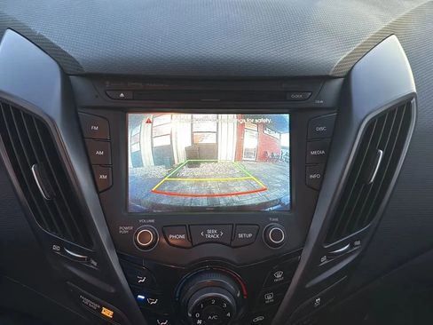 Used 2015 Hyundai Veloster Turbo image 17