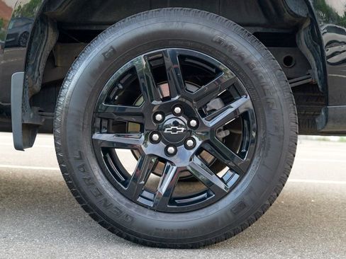 Used 2023 Chevrolet Silverado 1500 Custom AWD/4WD image 17