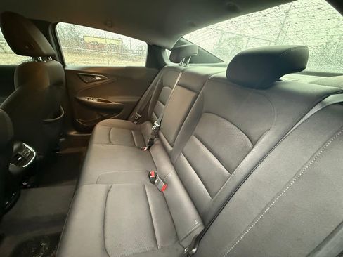 Used 2018 Chevrolet Malibu Hybrid w/ Driver Confidence Package image 7