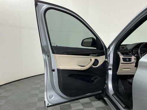 Used 2019 BMW X1 xDrive28i w/ Convenience Package AWD/4WD image 19