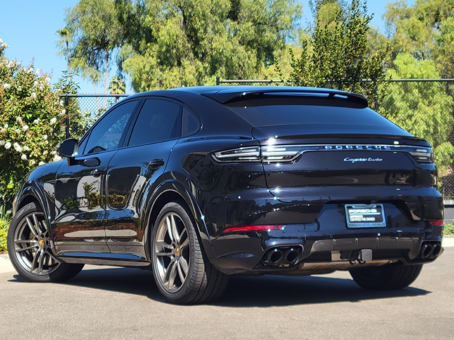 Certified 2022 Porsche Cayenne Turbo AWD/4WD image 3