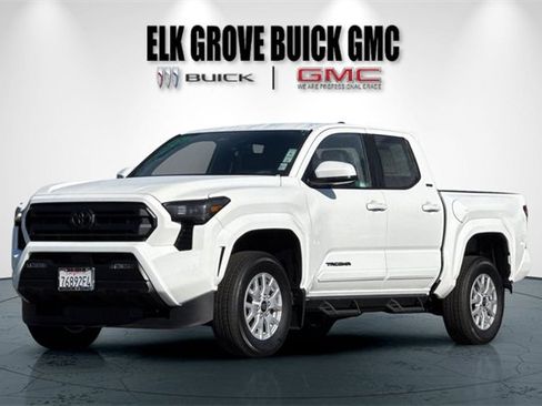 Used 2025 Toyota Tacoma SR5 image 8