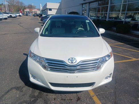 Used 2011 Toyota Venza AWD w/ Comfort Pkg image 2