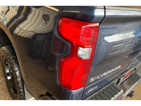 Used 2022 Chevrolet Silverado 1500 High Country AWD/4WD image 31