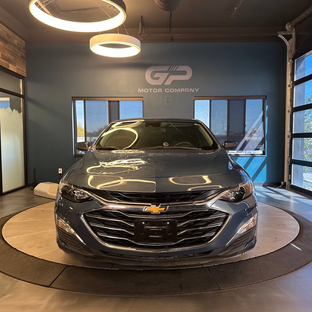 Used 2025 Chevrolet Malibu LS FWD image 8