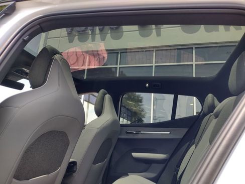 New 2025 Volvo EX30 Plus image 17