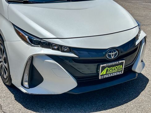 Used 2020 Toyota Prius Prime XLE FWD image 5