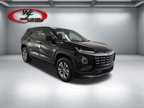 Used 2025 Chevrolet Equinox LT FWD image 3