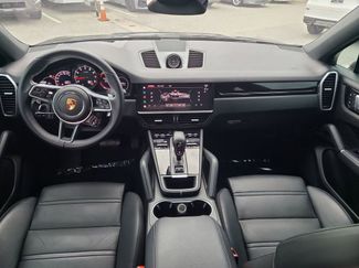 Used 2022 Porsche Cayenne Coupe video 2
