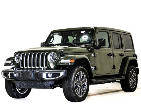 Used 2023 Jeep Wrangler Unlimited Sahara w/ Cold Weather Group AWD/4WD image 3
