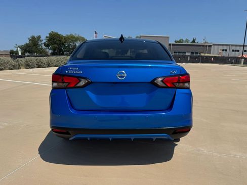 Used 2021 Nissan Versa SV FWD image 5