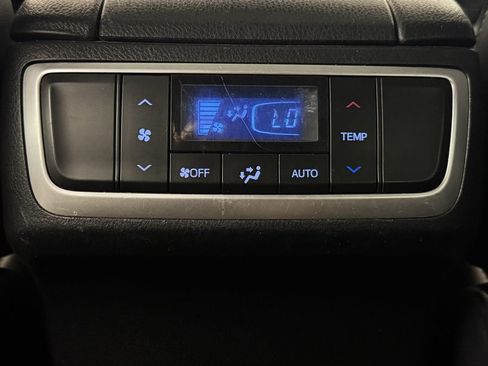 Used 2018 Toyota Highlander XLE AWD/4WD image 36