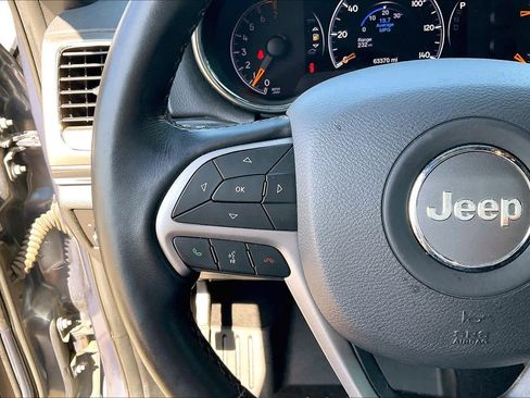 Used 2021 Jeep Grand Cherokee Limited image 23