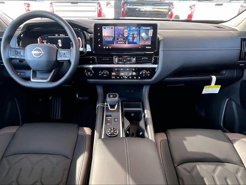 New 2026 Nissan Pathfinder Platinum image 5