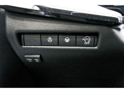 New 2026 Nissan Kicks SR image 20