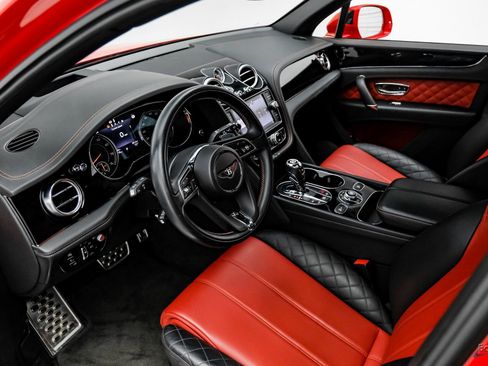 Used 2019 Bentley Bentayga image 42