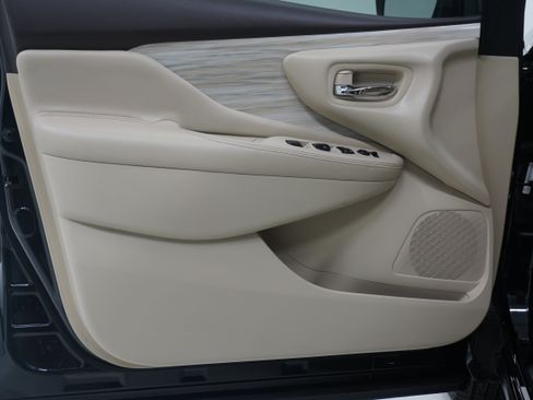 Used 2016 Nissan Murano SV FWD image 14