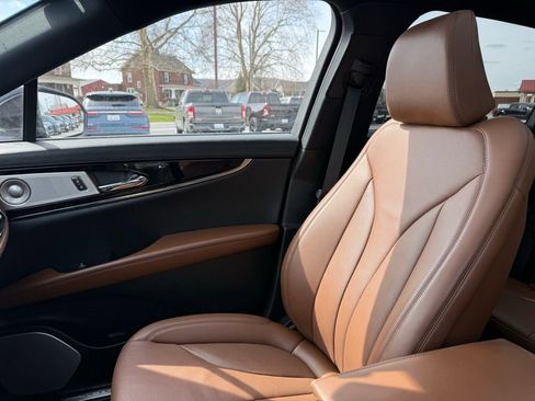 Used 2023 Lincoln Nautilus Reserve w/ Equipment Group 202A image 27