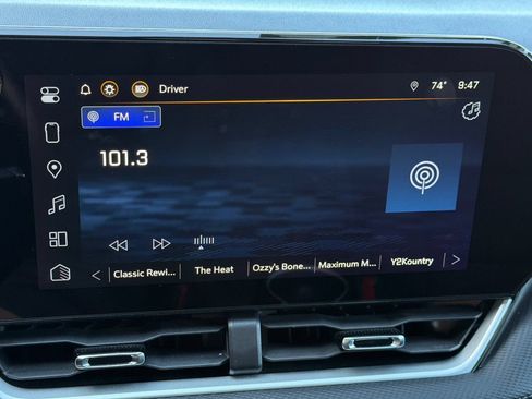 Used 2025 Chevrolet Equinox LT FWD image 23