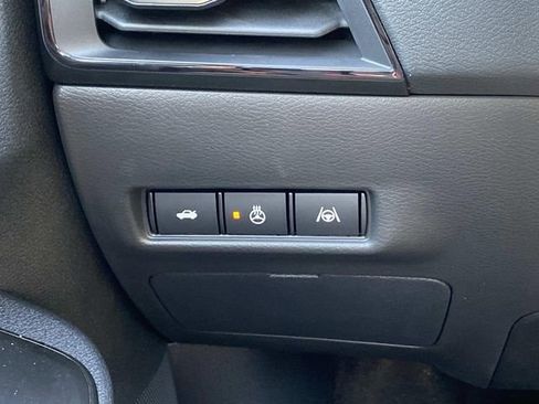 New 2026 Nissan Sentra SR w/ SR Premium Package FWD image 16