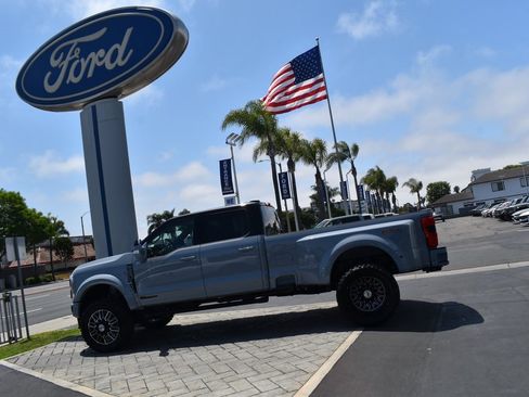 Used 2025 Ford F450 Lariat w/ FX4 Off-Road Package image 30