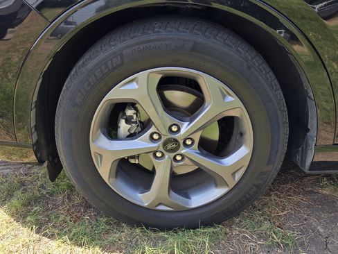 Used 2023 Ford Escape ST-Line w/ Tech Pack #1 FWD image 9