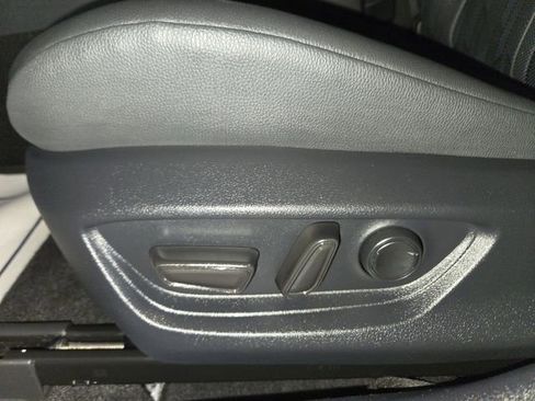 Used 2025 Toyota Camry XSE FWD image 12