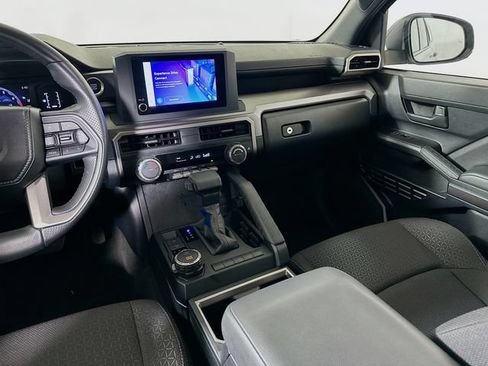 Used 2025 Toyota 4Runner SR5 AWD/4WD image 26