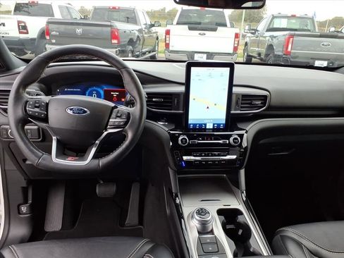 Used 2024 Ford Explorer ST w/ Equipment Group 401A image 4