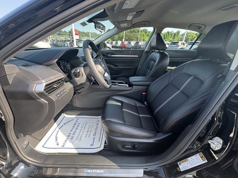 New 2025 Nissan Altima 2.5 SR image 14