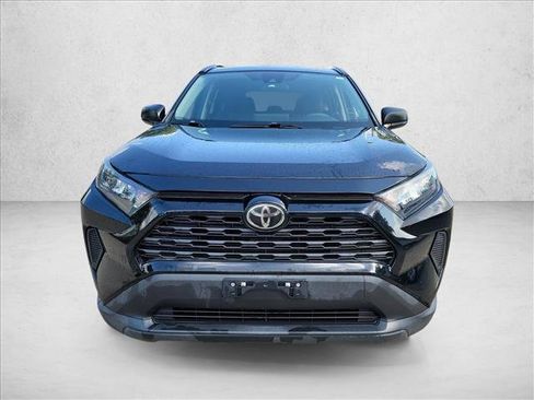 Used 2021 Toyota RAV4 LE FWD image 2