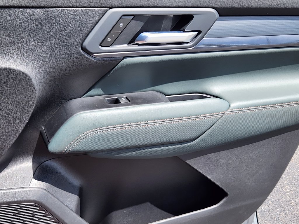 New 2027 GMC Terrain AT4 w/ Convenience Package III AWD/4WD image 13