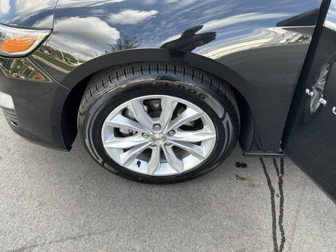 Used 2025 Chevrolet Malibu LT FWD image 13