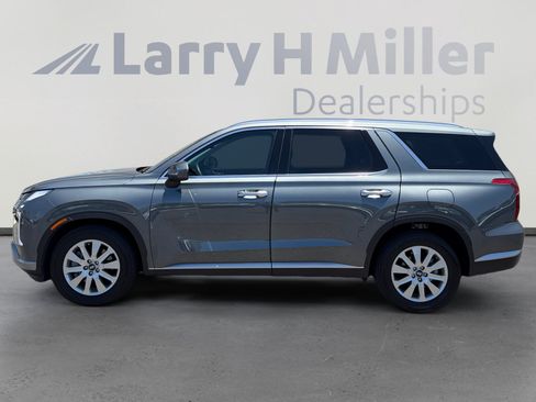 Used 2025 Hyundai Palisade SEL FWD image 2