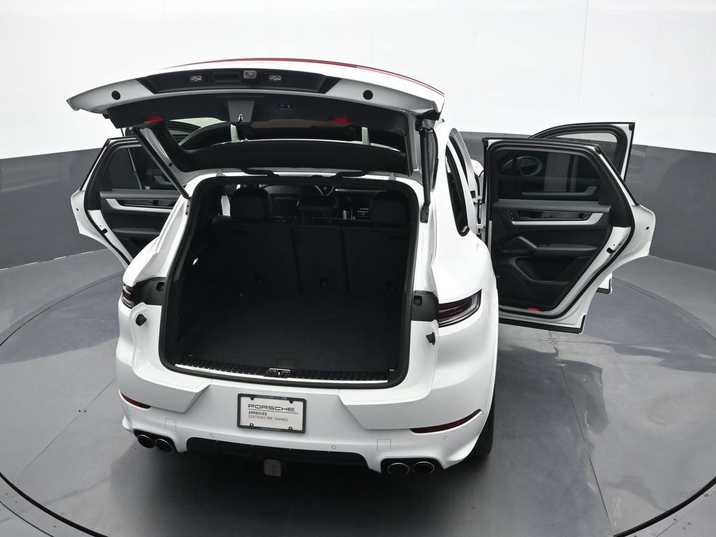 Certified 2025 Porsche Cayenne AWD/4WD image 25