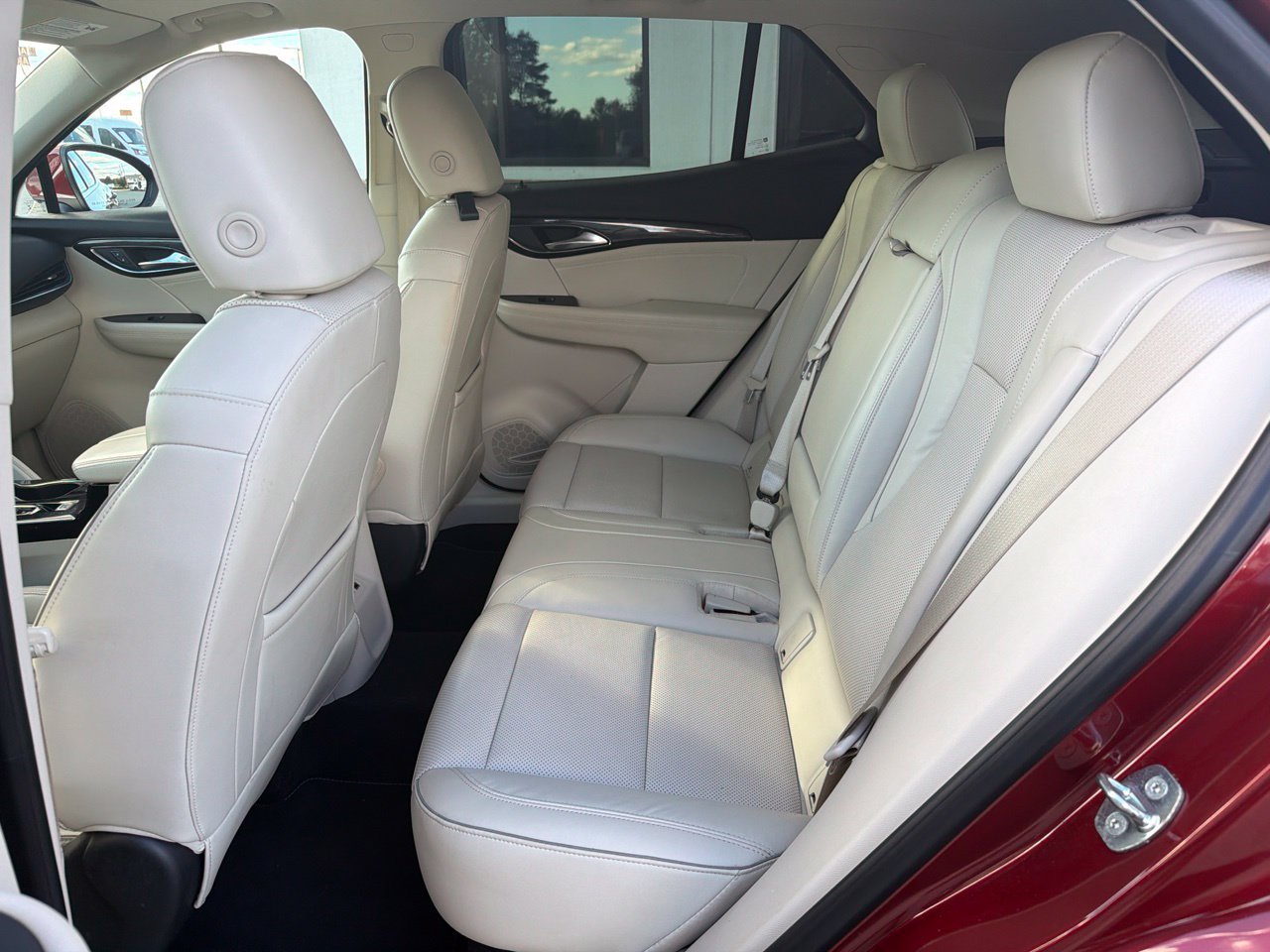 Used 2021 Buick Envision Essence FWD image 5