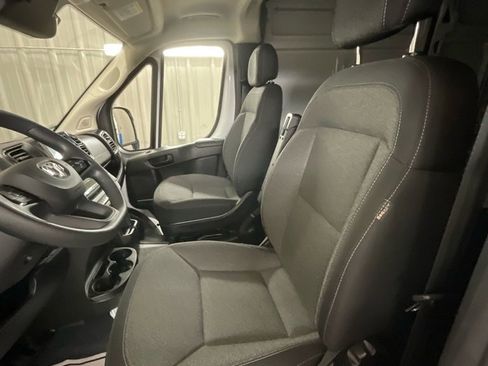 Used 2025 RAM ProMaster 2500 w/ Convenience Group image 10