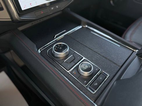 Used 2022 Ford Expedition Limited image 21