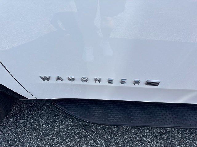 Used 2023 Jeep Wagoneer 4WD image 9