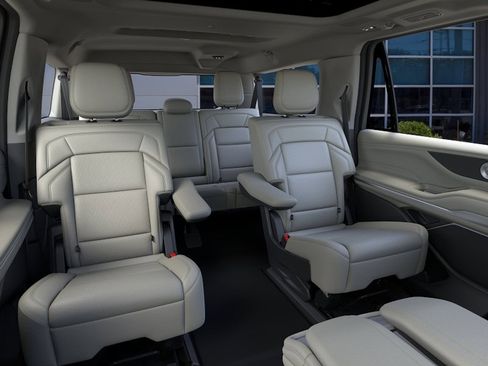 New 2026 Lincoln Navigator L Reserve w/ Jet Appearance Package AWD/4WD image 11