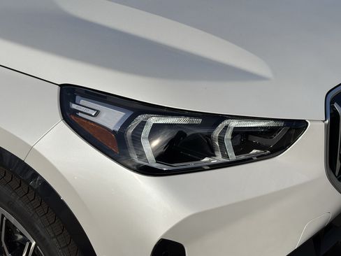 Used 2026 BMW X1 xDrive28i w/ Technology Package AWD/4WD image 11