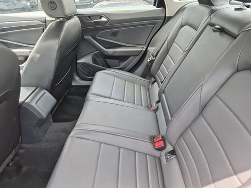 Used 2024 Volkswagen Jetta SE image 10