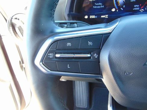 Used 2025 Chevrolet Equinox LT w/ Convenience Package II image 18