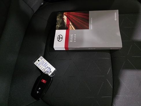 Used 2024 Toyota RAV4 XLE image 9