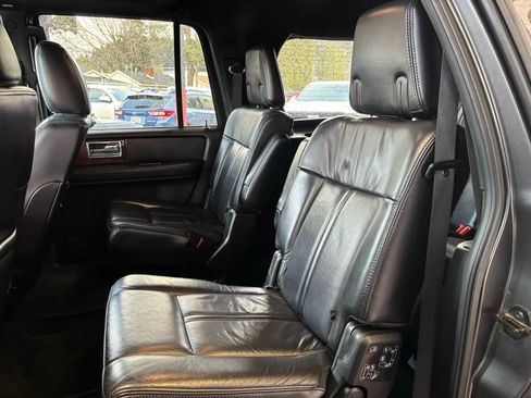 Used 2016 Lincoln Navigator L Select image 20