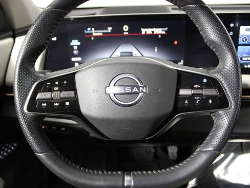 Used 2024 Nissan Ariya FWD image 14