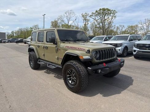 Used 2025 Jeep Wrangler Unlimited Rubicon AWD/4WD image 4