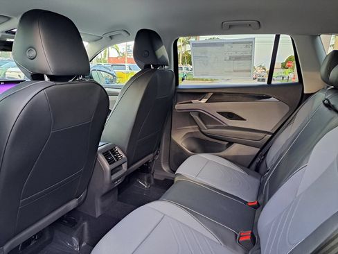 New 2026 Volkswagen Tiguan SE FWD image 5