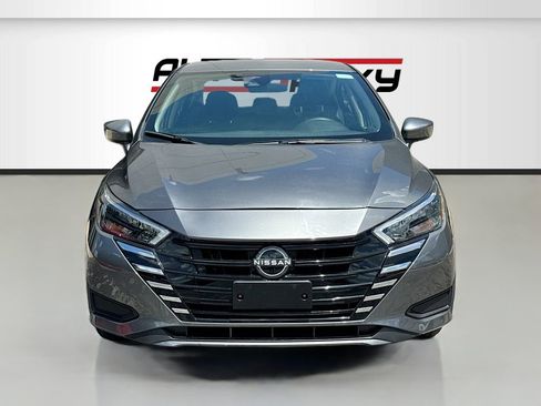 Used 2025 Nissan Versa SV FWD image 2