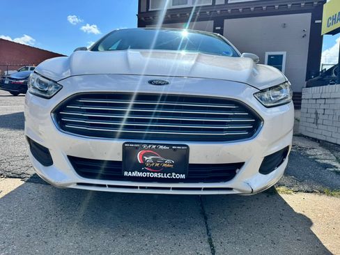Used 2013 Ford Fusion SE FWD image 8